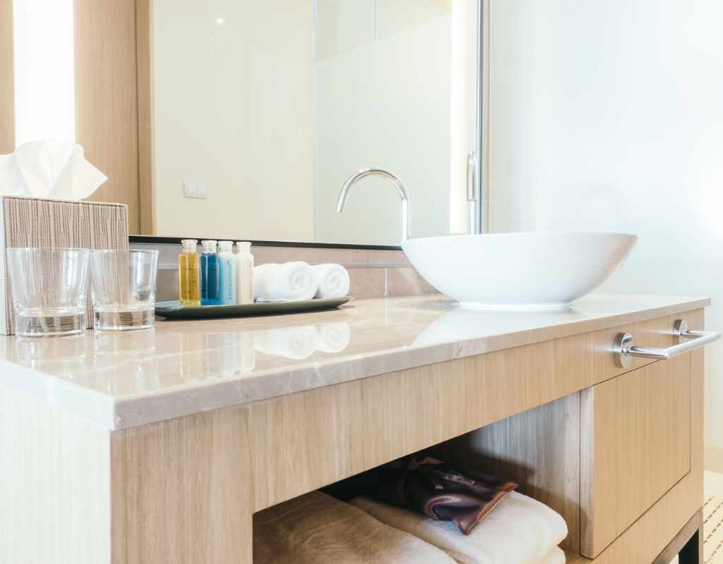 toilet-renovation-sg-oak-marble